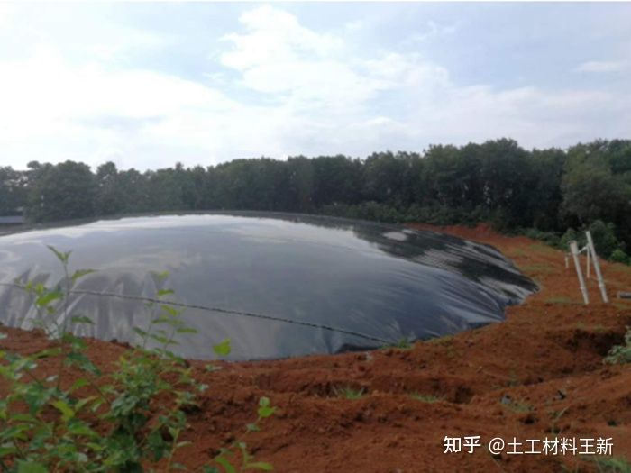 养猪场一般使用什么样的防渗土工膜，